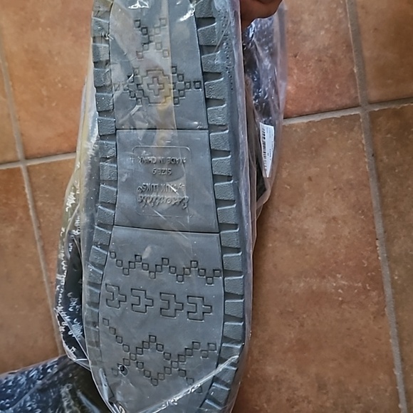 🐻MUK LUKS Cheryl Boots in Gray/Blue Fairisle with Snowflake Print Top - Picture 15 of 16